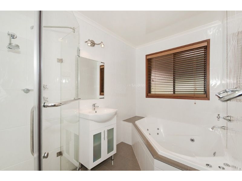 8 Golding Place, Chisholm ACT 2905