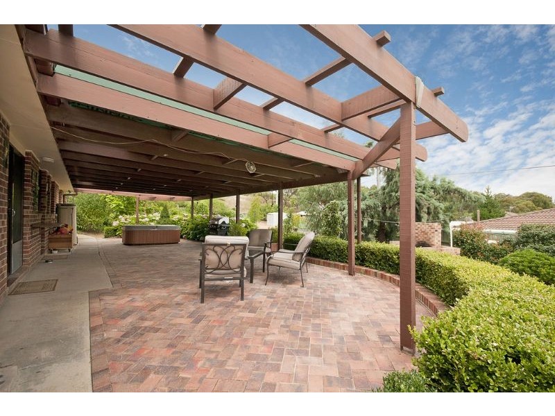 8 Golding Place, Chisholm ACT 2905