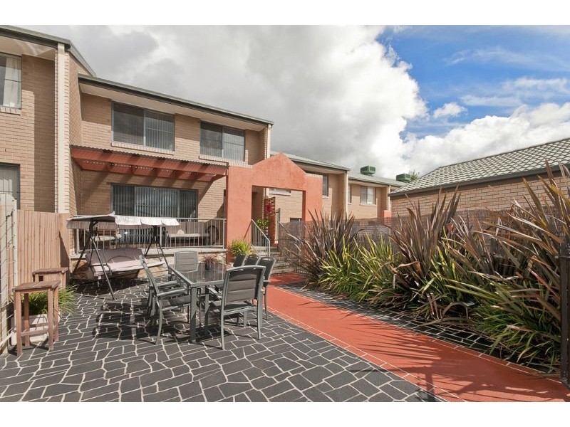 14-15 Wanliss Street, Latham ACT 2615