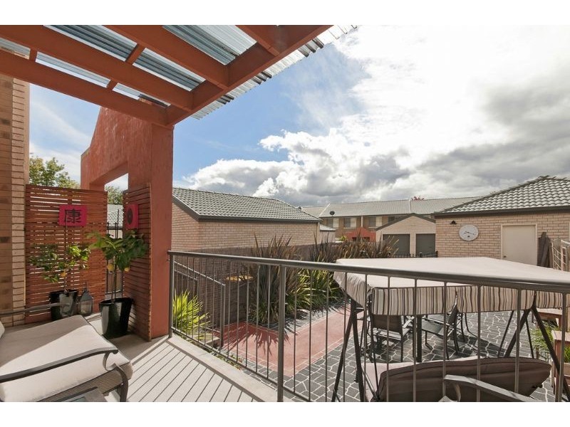 14-15 Wanliss Street, Latham ACT 2615