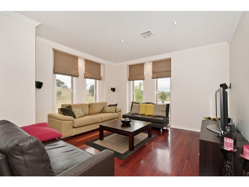 2 Coomera Street, Harrison ACT 2914