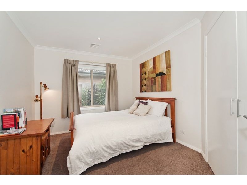 2 Coomera Street, Harrison ACT 2914