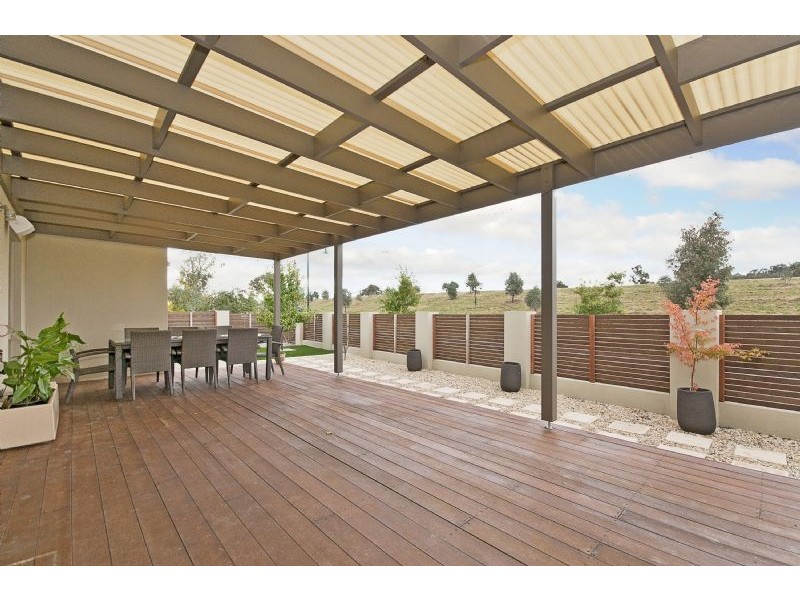 2 Coomera Street, Harrison ACT 2914