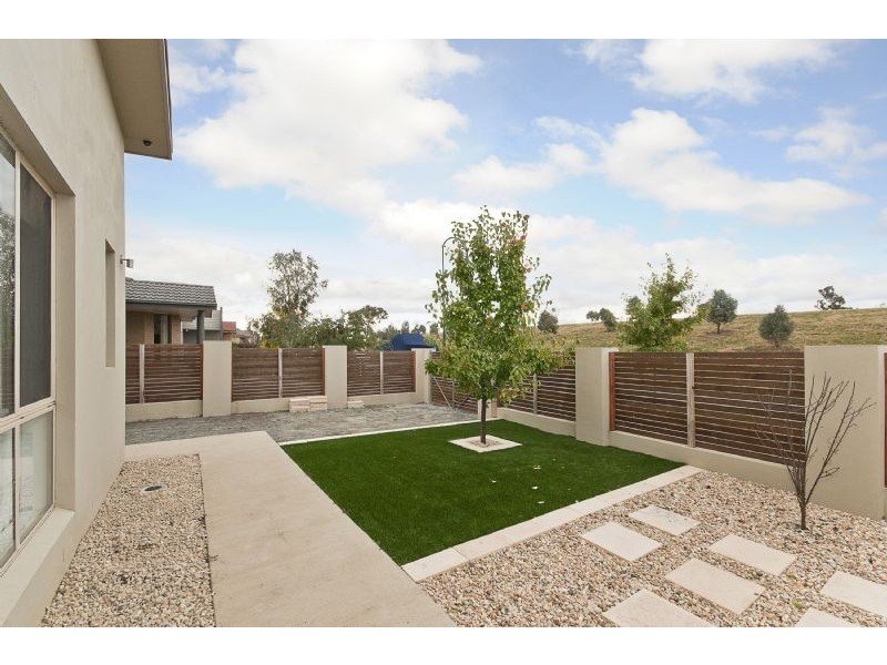 2 Coomera Street, Harrison ACT 2914