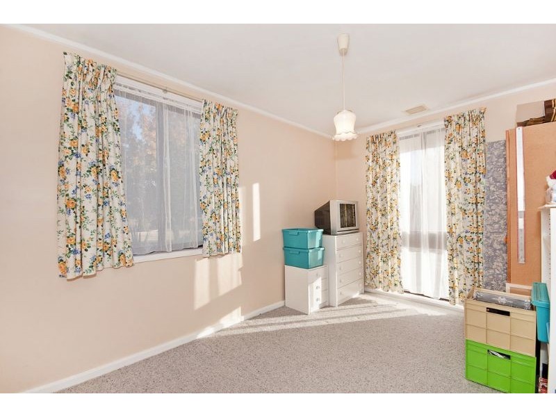 16 Houghton Place, Spence ACT 2615