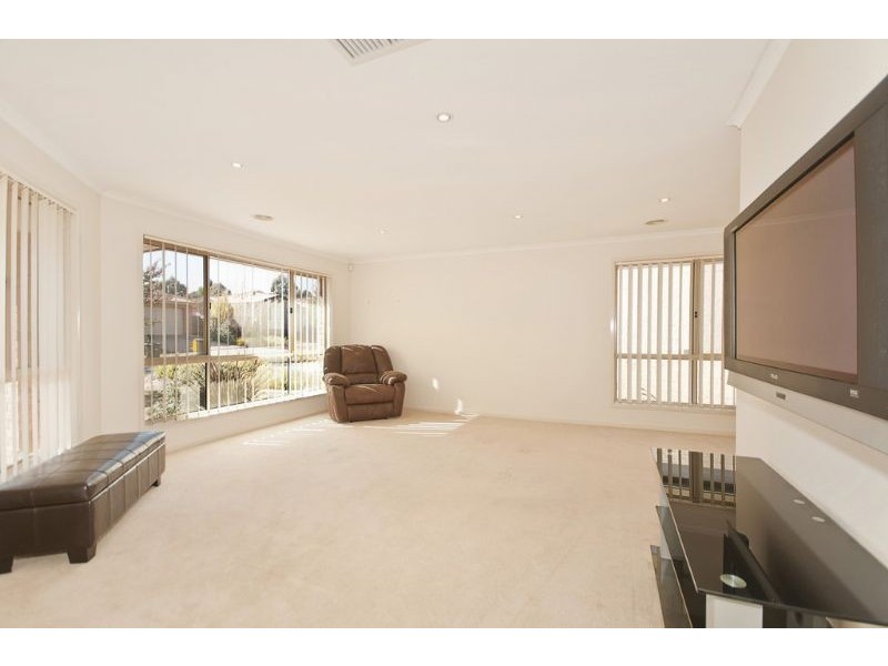 37 Gouldsmith Street, Dunlop ACT 2615