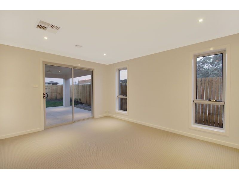 4 Turbayne Crescent, Forde ACT 2914