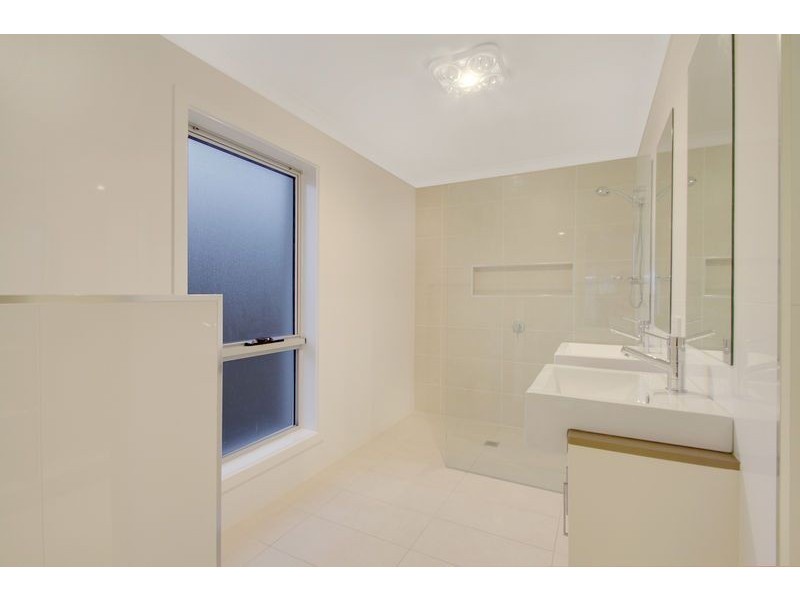 4 Turbayne Crescent, Forde ACT 2914