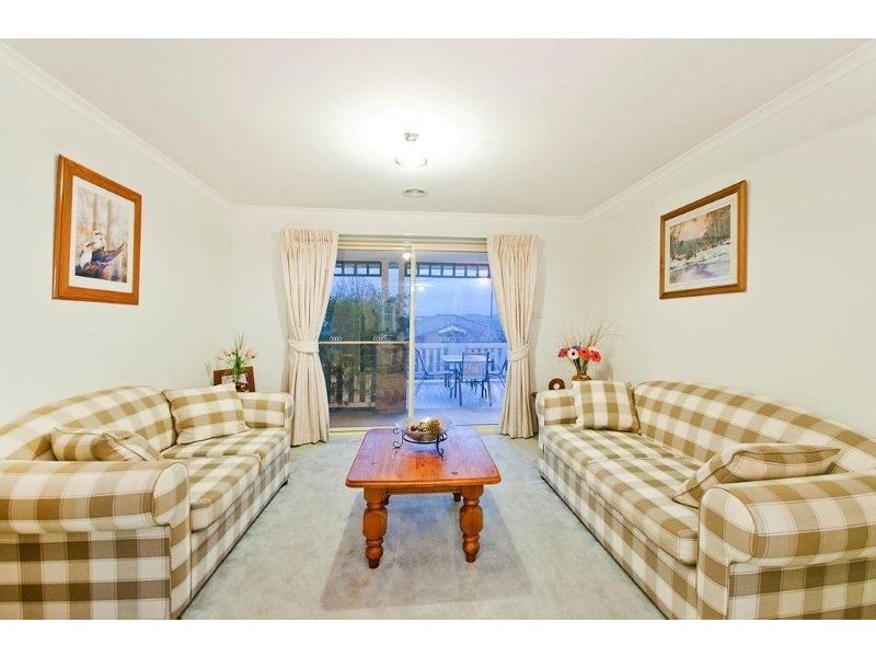 2 Buckmaster Crescent, Dunlop ACT 2615