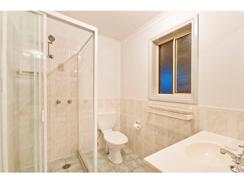 2 Buckmaster Crescent, Dunlop ACT 2615