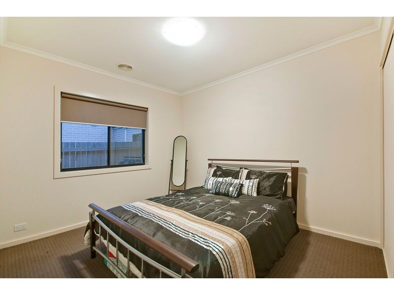 15 Eumarrah Street, Bonner ACT 2914