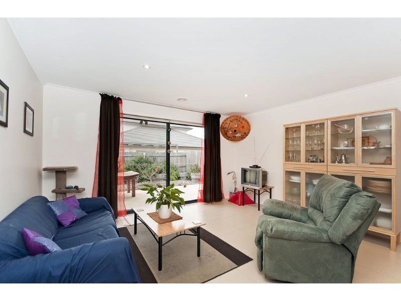 15 Ruth Bedford Street, Franklin ACT 2913