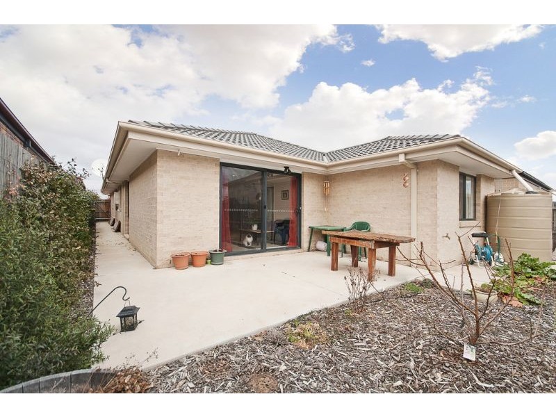 15 Ruth Bedford Street, Franklin ACT 2913