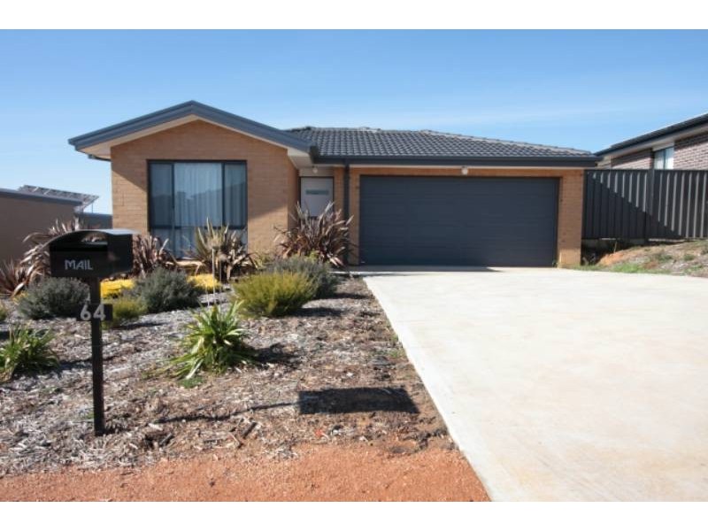 64 Bryan Hudson Street, Macgregor ACT 2615