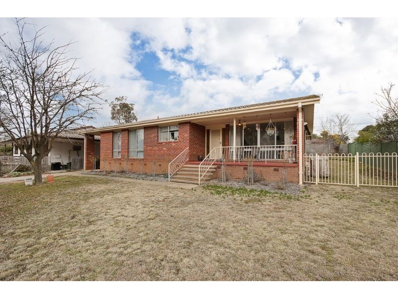 12 Clement Place, Macgregor ACT 2615