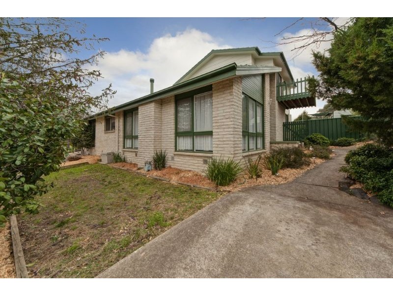 21 Hirschfeld Crescent, Macgregor ACT 2615