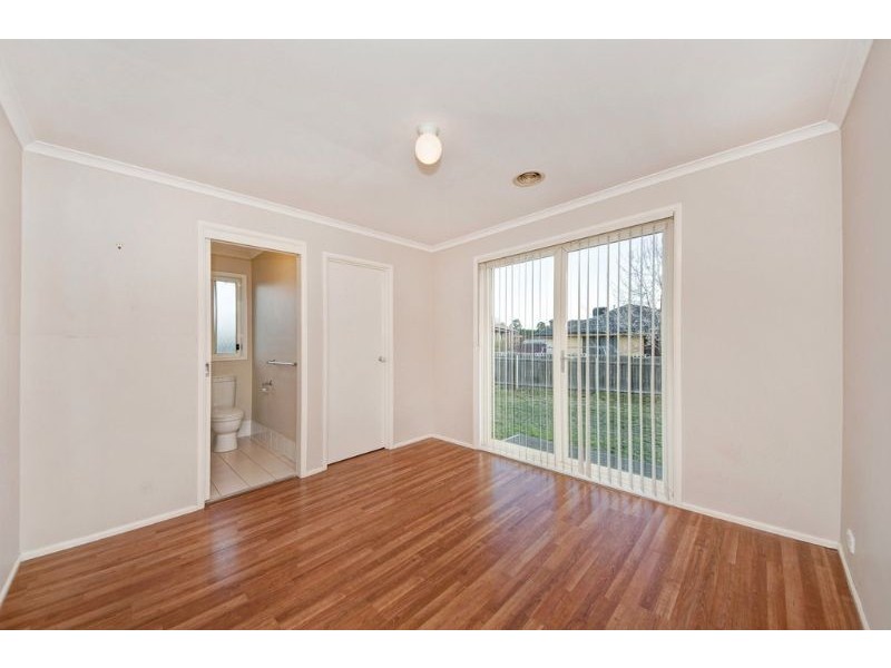 7 Leggo Place, Dunlop ACT 2615