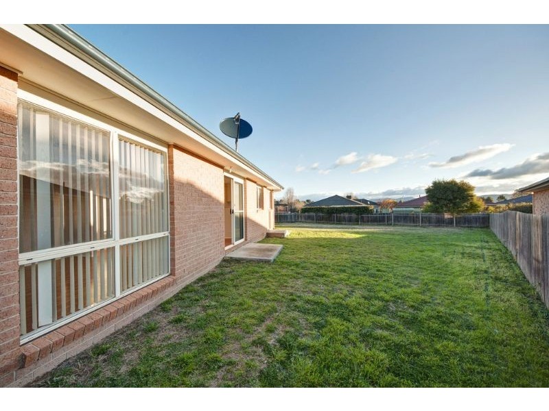 7 Leggo Place, Dunlop ACT 2615