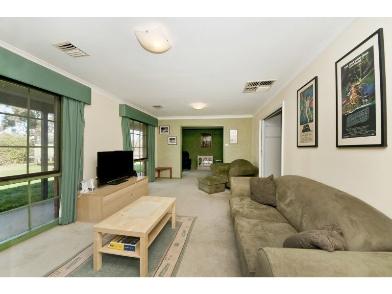 10 Clubbe Crescent, Macgregor ACT 2615