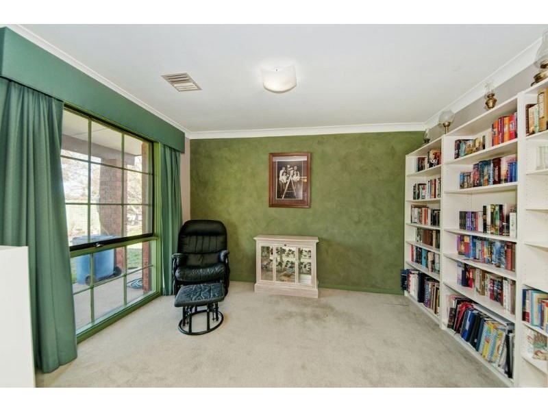 10 Clubbe Crescent, Macgregor ACT 2615