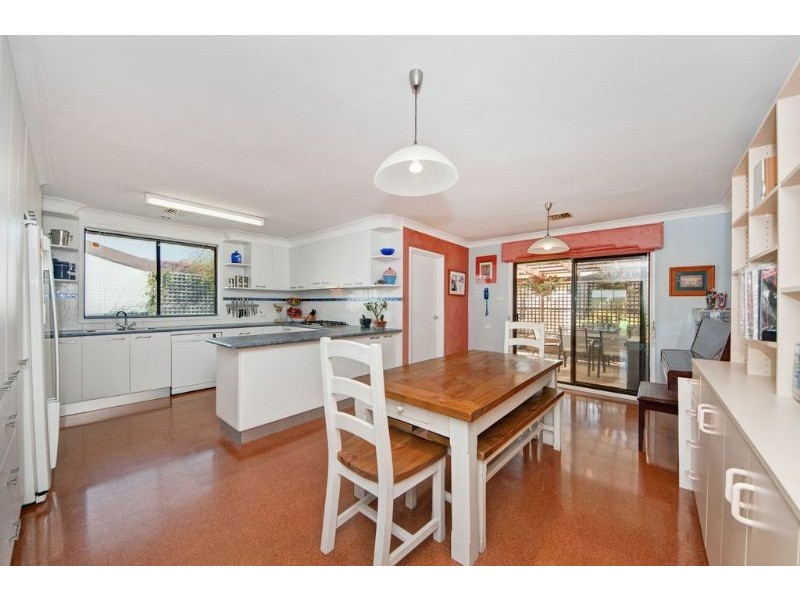 10 Clubbe Crescent, Macgregor ACT 2615