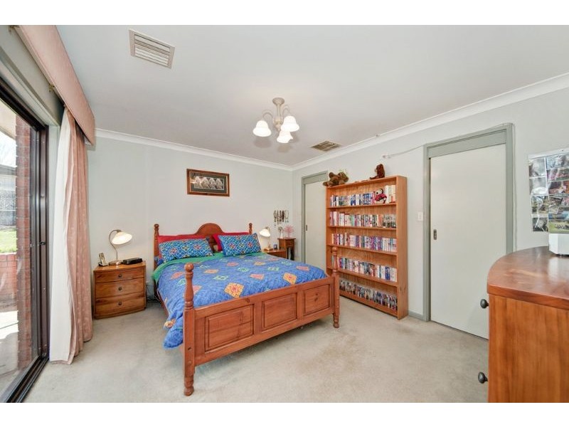 10 Clubbe Crescent, Macgregor ACT 2615