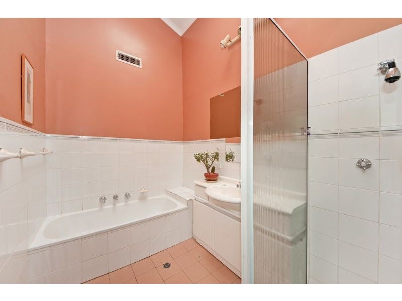 10 Clubbe Crescent, Macgregor ACT 2615