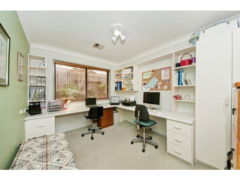 10 Clubbe Crescent, Macgregor ACT 2615