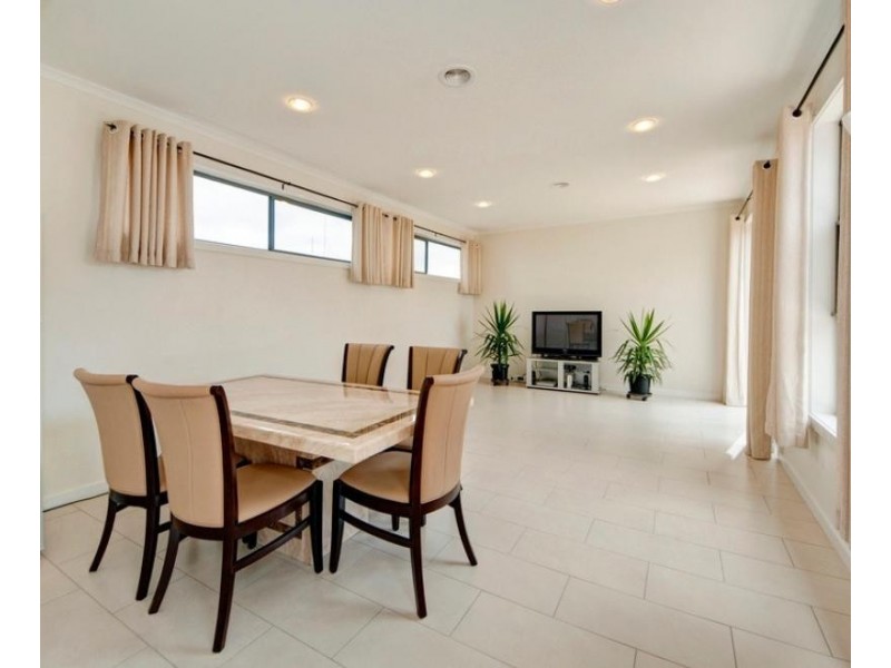 31 Dobikin Street, Crace ACT 2911