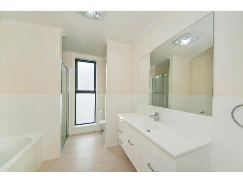 31 Dobikin Street, Crace ACT 2911
