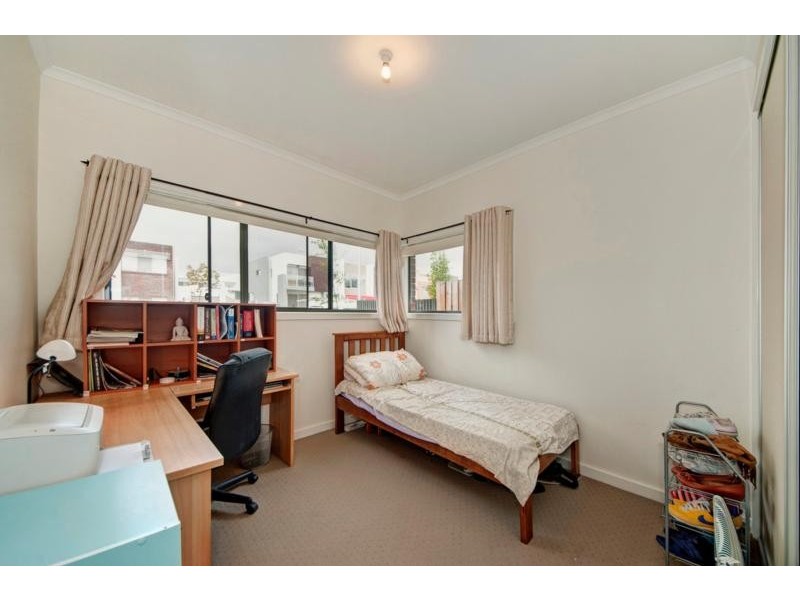 31 Dobikin Street, Crace ACT 2911