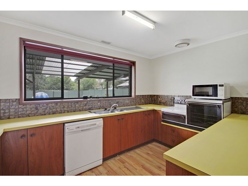 14 Inglis Place, Latham ACT 2615
