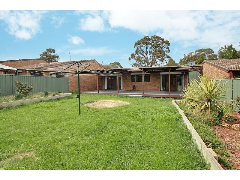 14 Inglis Place, Latham ACT 2615