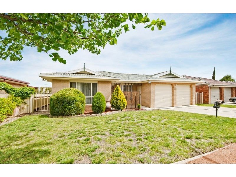32 Goodhart Crescent, Dunlop ACT 2615