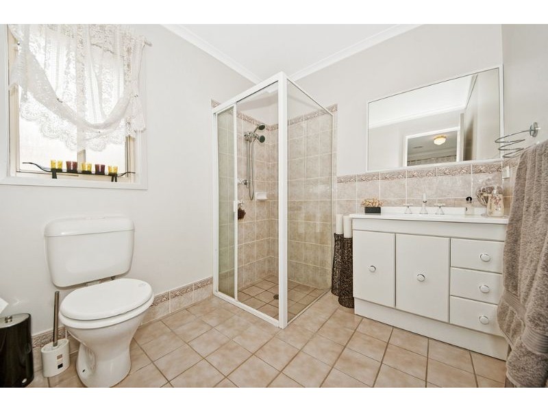 32 Goodhart Crescent, Dunlop ACT 2615