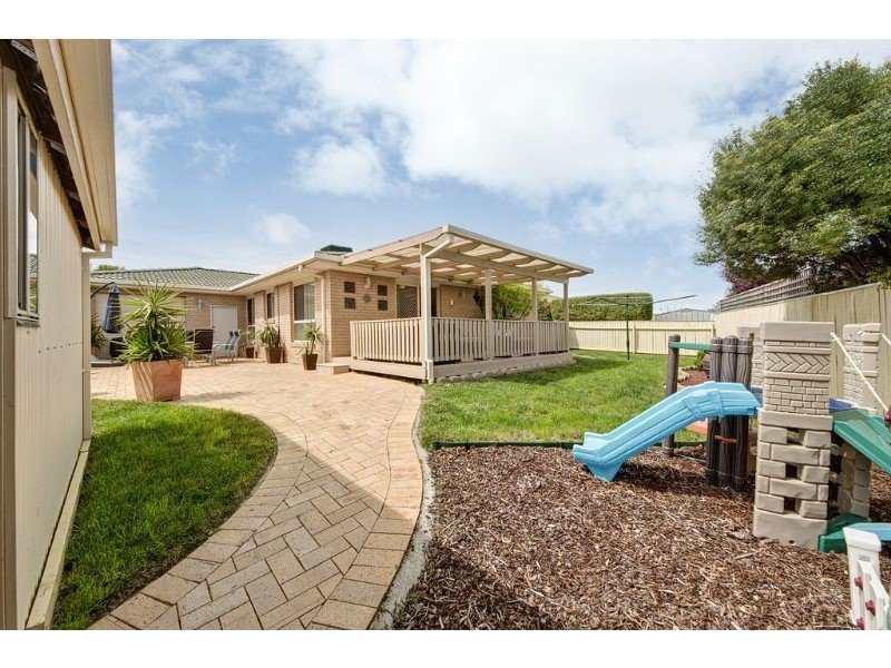 32 Goodhart Crescent, Dunlop ACT 2615