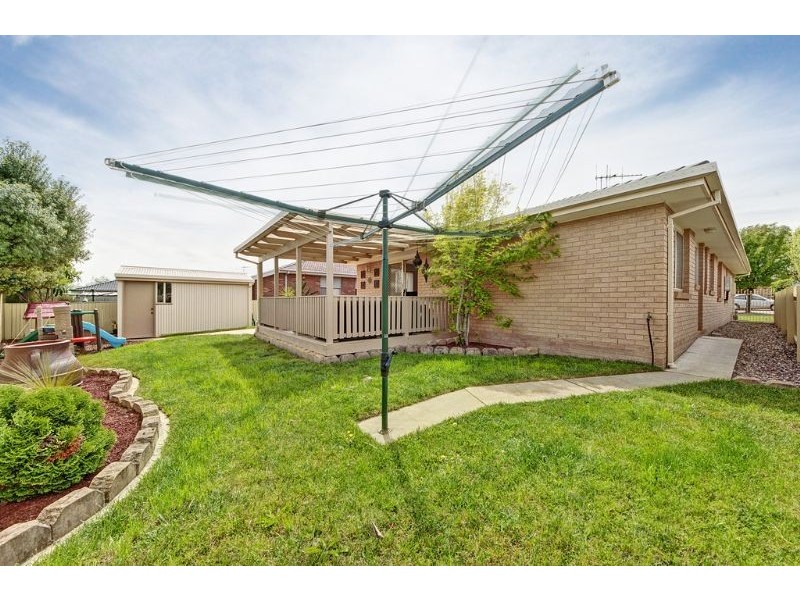 32 Goodhart Crescent, Dunlop ACT 2615