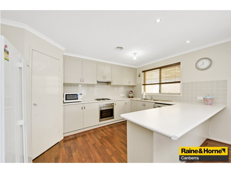 8 Fitton Close, Dunlop ACT 2615