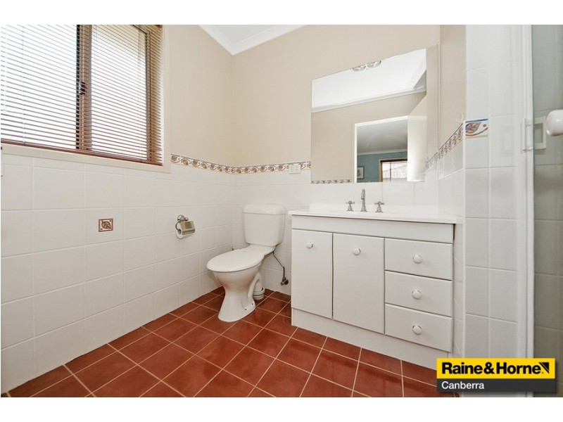 8 Fitton Close, Dunlop ACT 2615