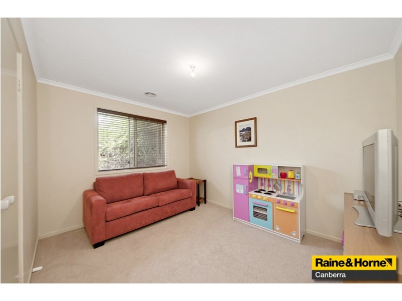 8 Fitton Close, Dunlop ACT 2615