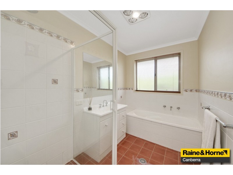 8 Fitton Close, Dunlop ACT 2615