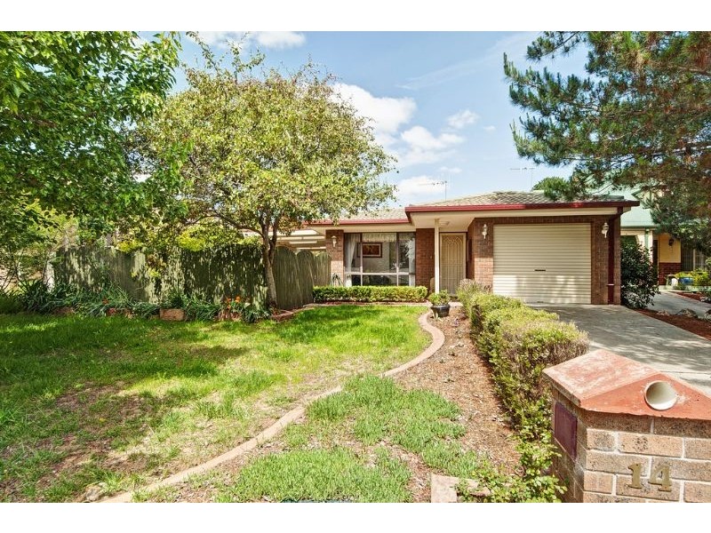 14 Watchorn Close, Holt ACT 2615