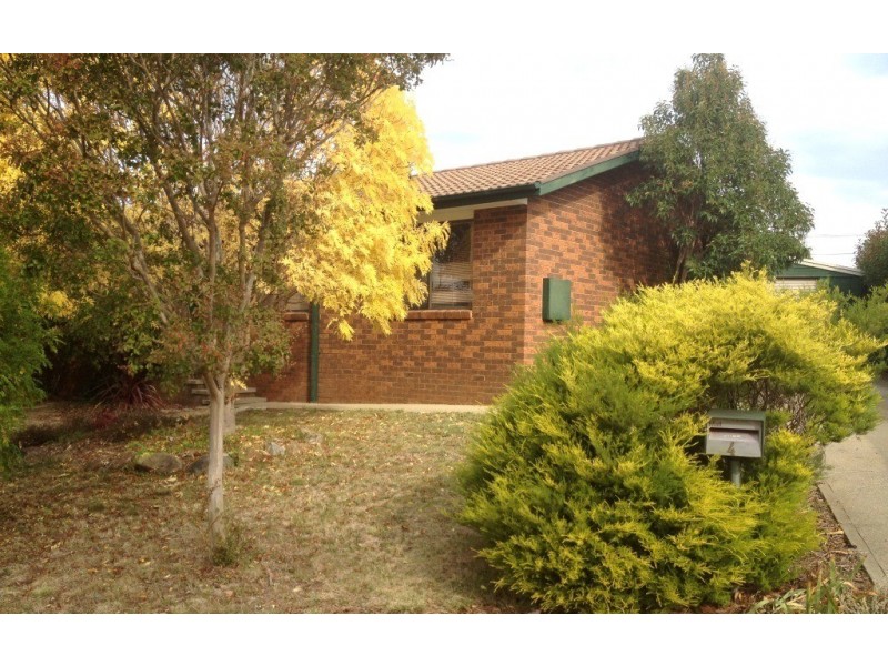 4 McArthur Place, Latham ACT 2615