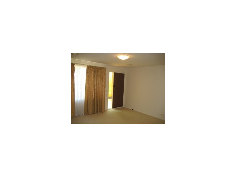 8 Scobie Place, Holt ACT 2615