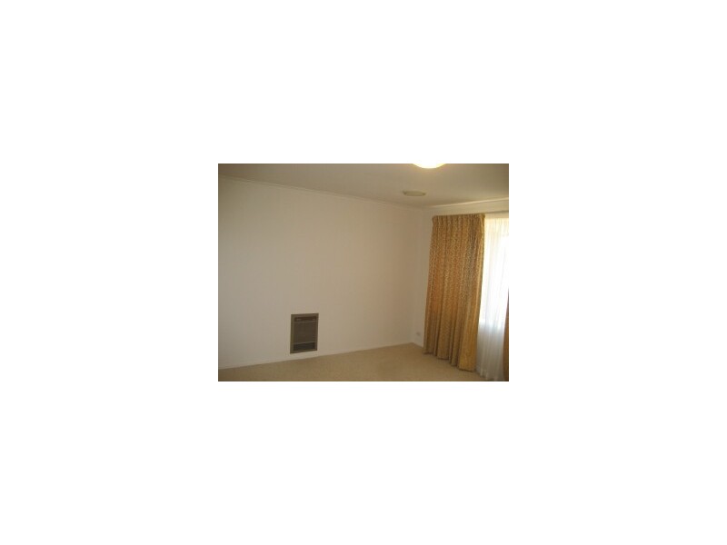 8 Scobie Place, Holt ACT 2615