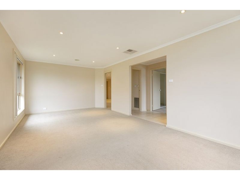 54 Shrivell Circuit, Dunlop ACT 2615