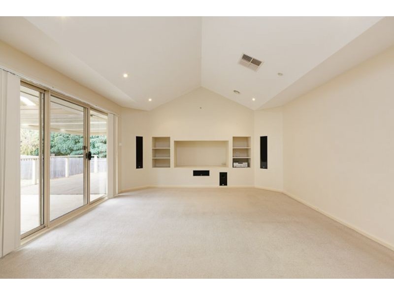 54 Shrivell Circuit, Dunlop ACT 2615