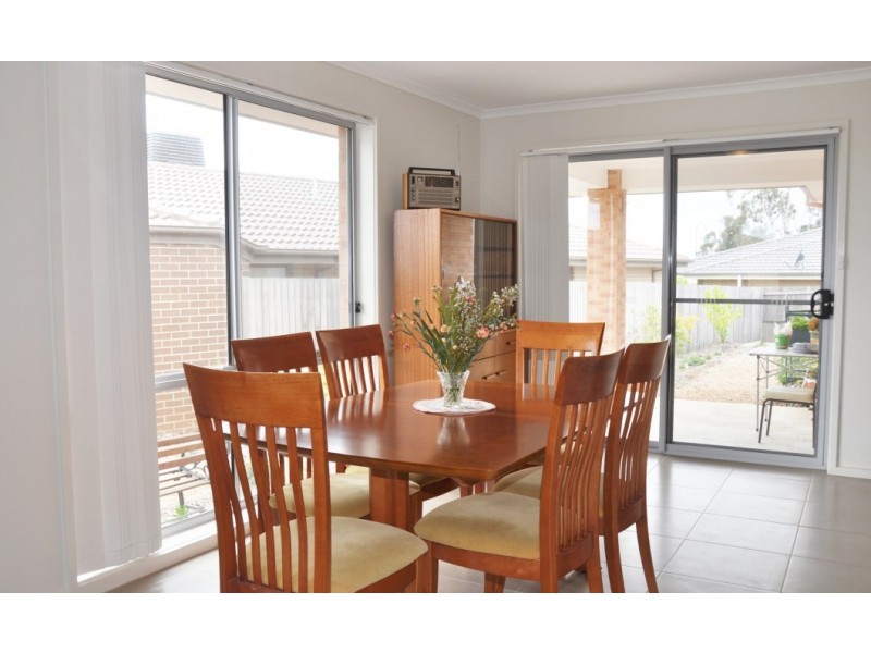 10 Eric De Salis Street, Macgregor ACT 2615