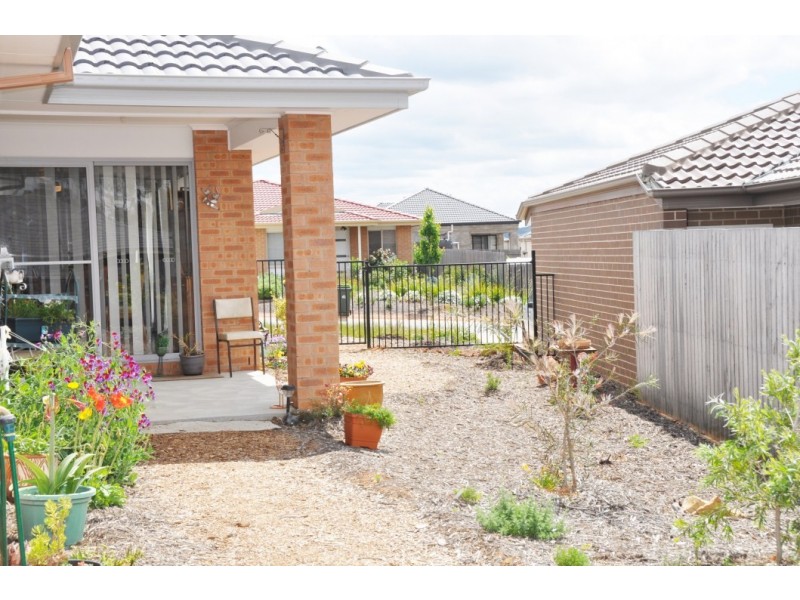 10 Eric De Salis Street, Macgregor ACT 2615