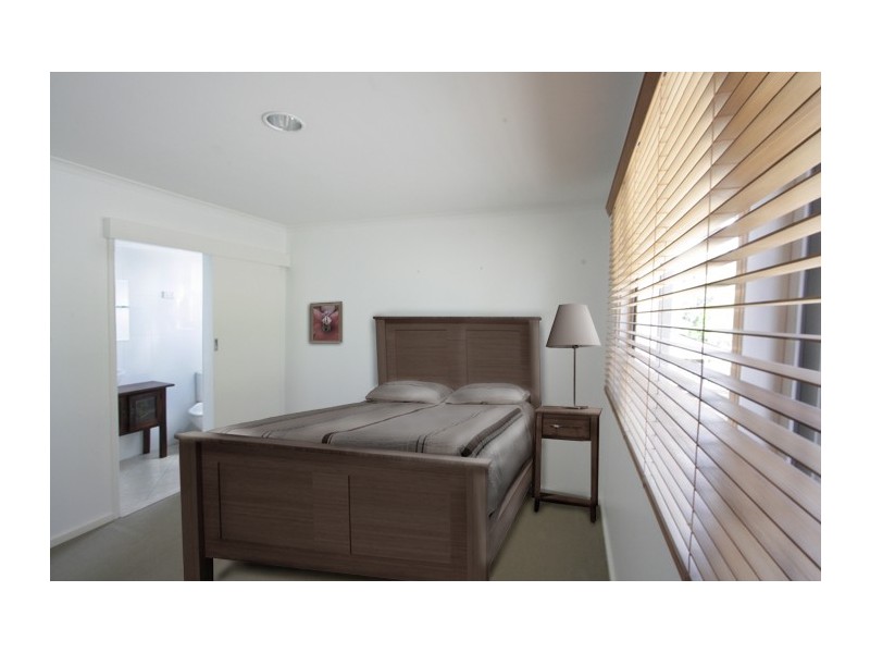 18 Barrett Street, Macgregor ACT 2615